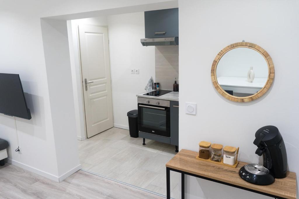 Charmant appartement 2 pièces - Appartement Met één Slaapkamer