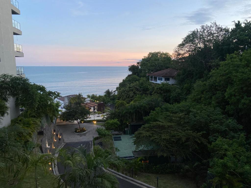 Charming Zen-style Beach apartment at Punta Caelo - Housity