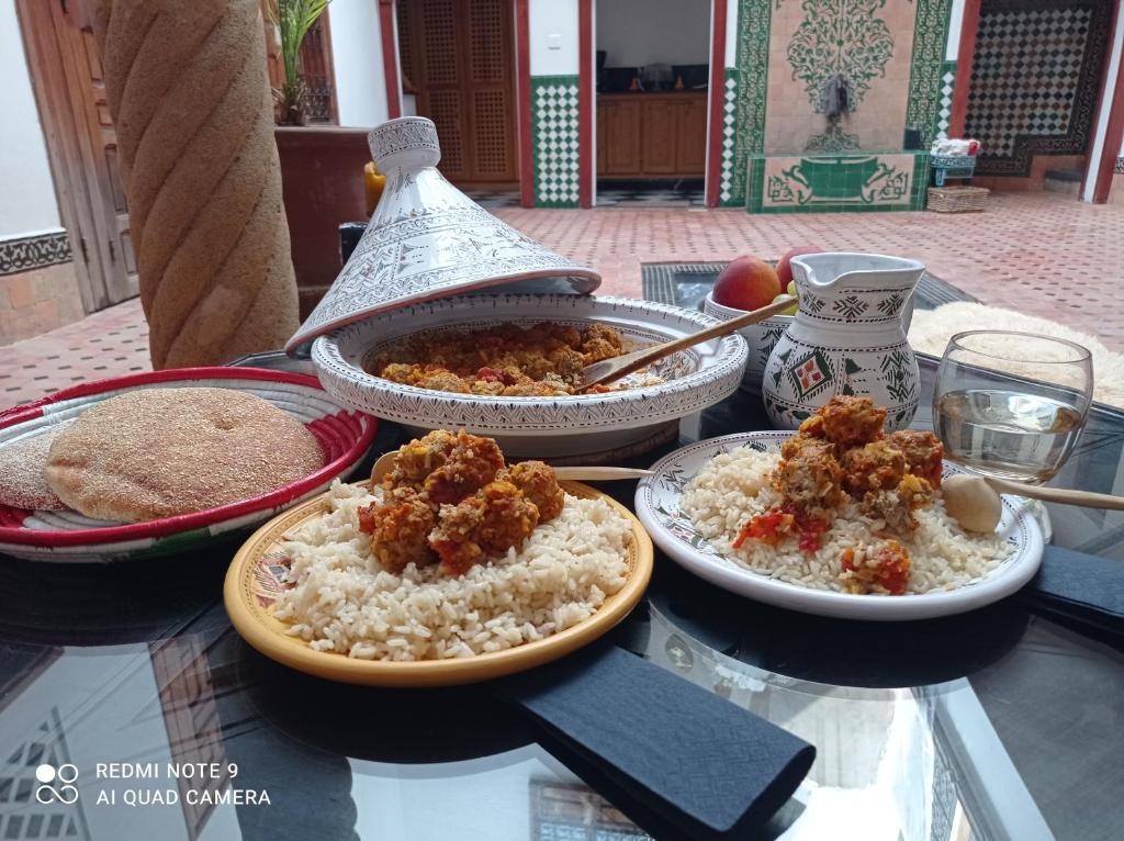 Cibo presso il riad o nelle vicinanze