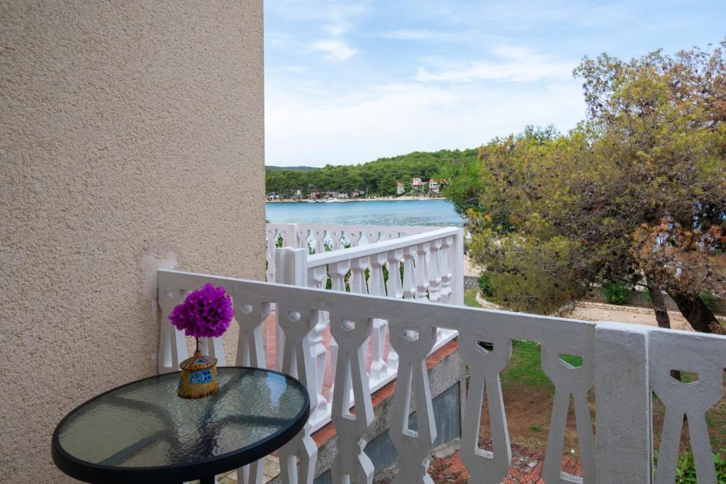 Balkón alebo terasa v ubytovaní Double Room Pasman 4309e