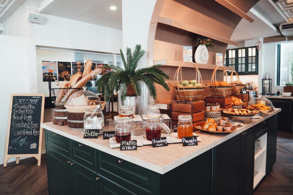 Anona Beachfront Phuket Resort-SHA EXTRA PLUS - Resim 18