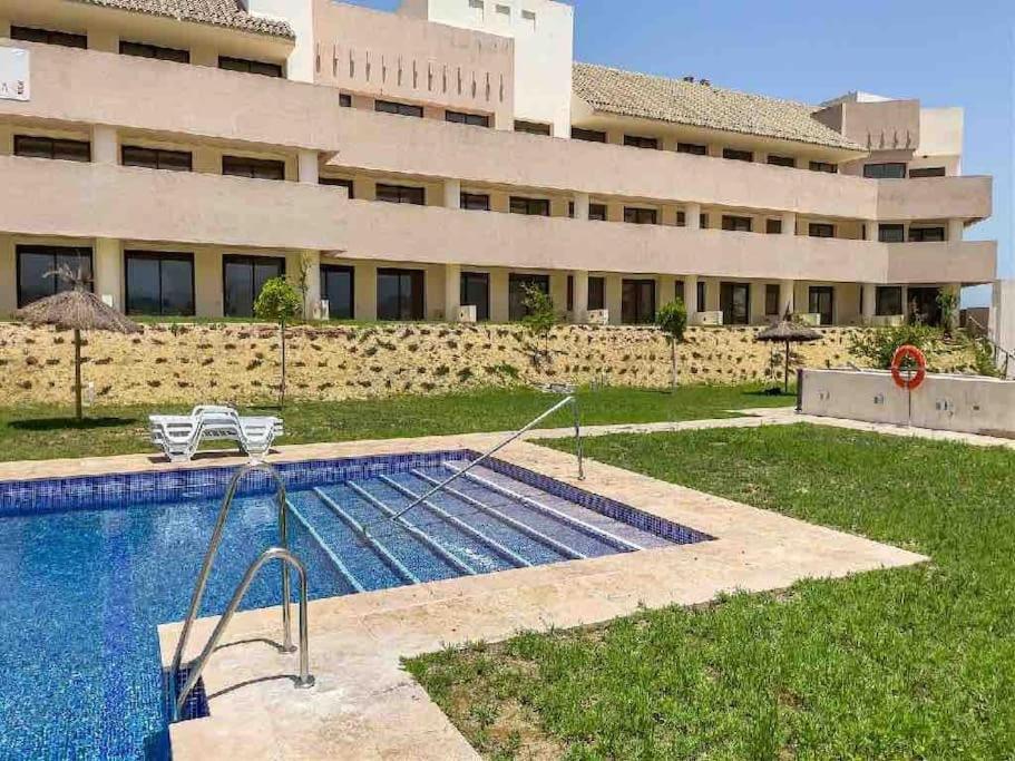 Bazén v ubytovaní Destino Deluxe Valle del Este Vera alebo v jeho blízkosti