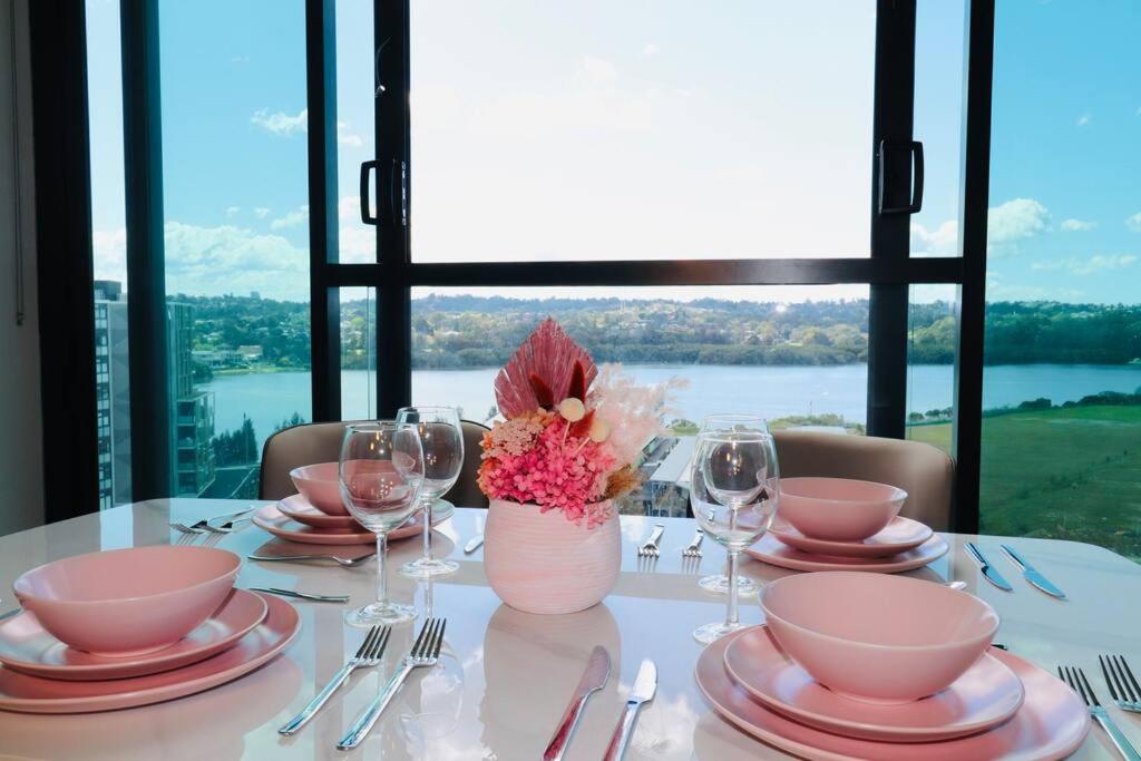 Lovely Waterview 1 bedroom +study+Free Parking