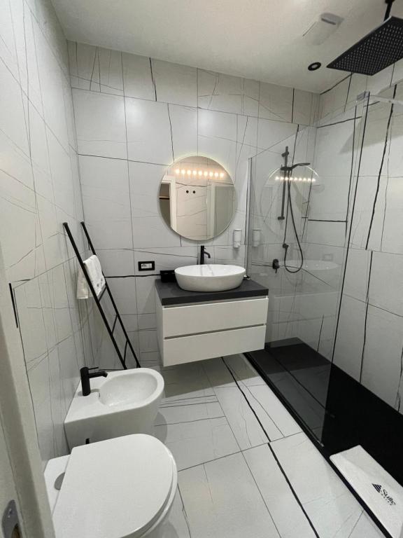 A bathroom at Suite Élite