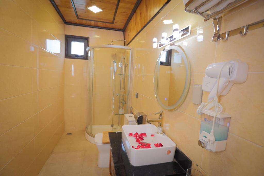 Vannituba majutusasutuses Resort Hàng Dương
