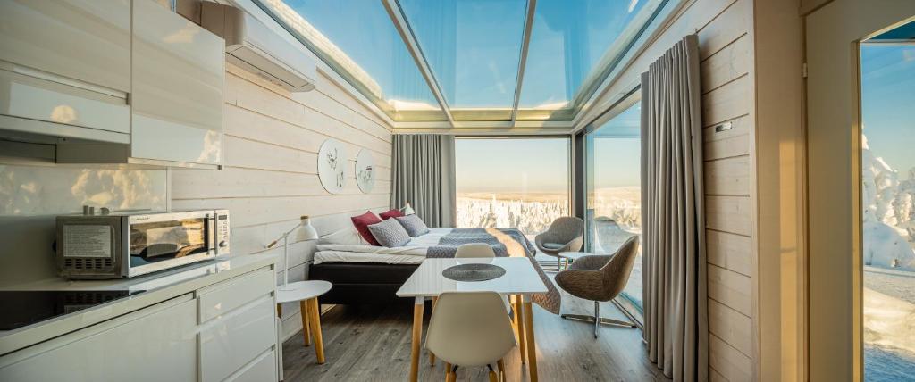 Ukkohalla Sky Cabin Glass Suite 주방 또는 간이 주방