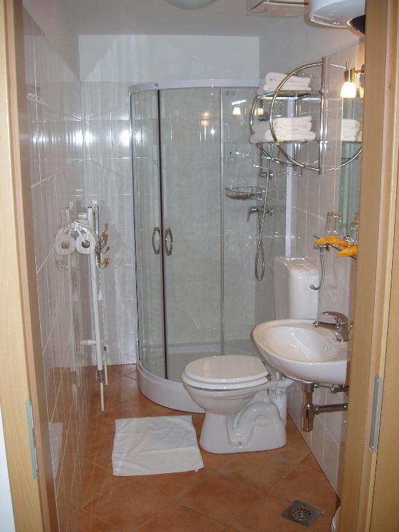 Koupelna v ubytování Hotel garni Paleta