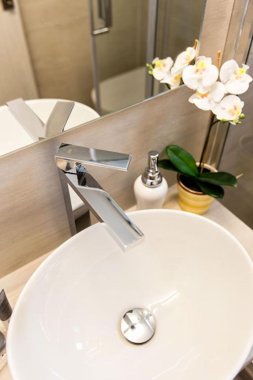 Panos Luxury Studios - 17