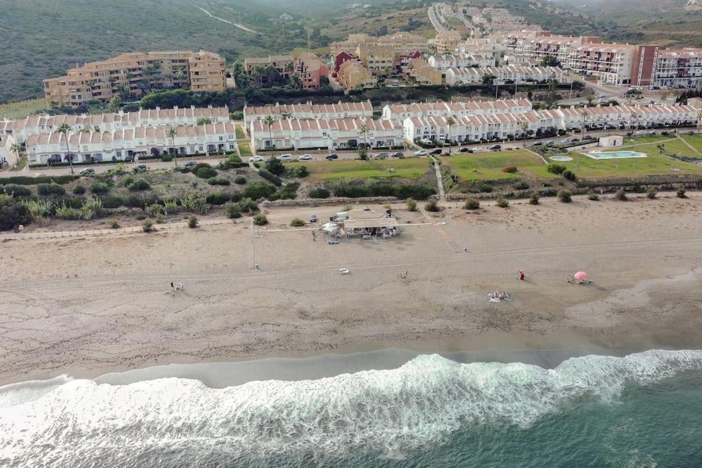 Fotografia z galérie ubytovania Aldea Beach 39 - Fantástica casa a pie de playa v destinácii Manilva
