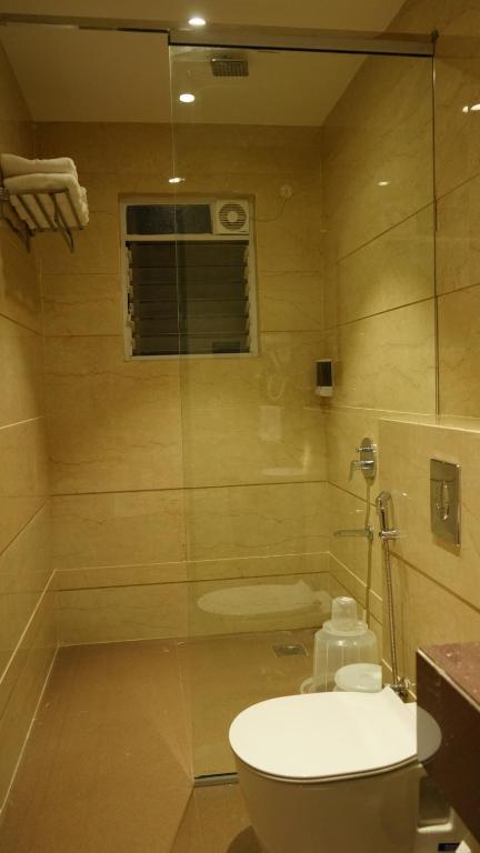 Koupelna v ubytování Alaukik Hotel