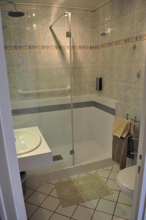 Logis Hotel au tambour - Resim 11