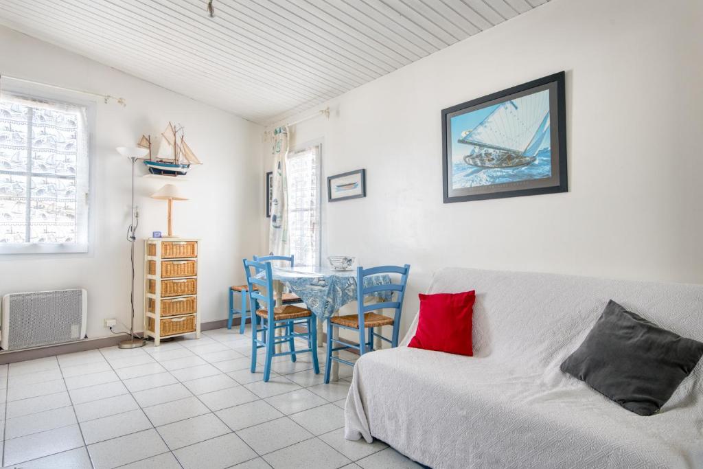 Χώρος καθιστικού στο Studio Cyclade, proche du port de Saint Martin