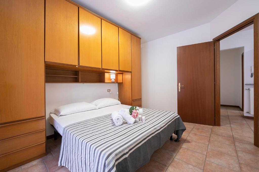Posteľ alebo postele v izbe v ubytovaní Casa Dolce Casa Stresa 50m from lake - Happy Rentals