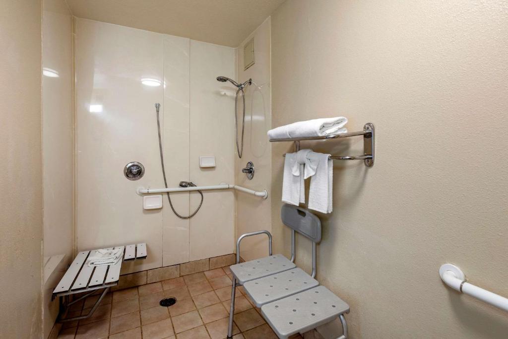Quality Inn Placentia Anaheim Fullerton photo