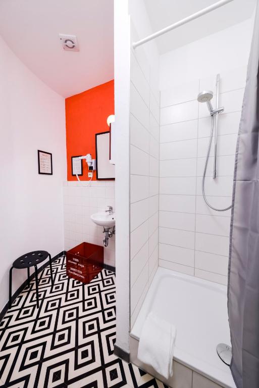 Old Town Hostel - 15