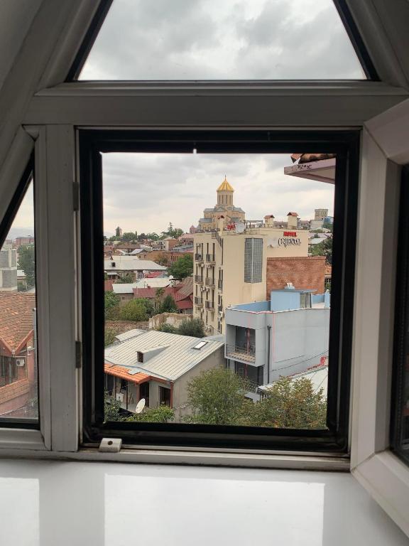 Nespecifikovaný výhled na destinaci Tbilisi nebo výhled na město při pohledu z hotelu