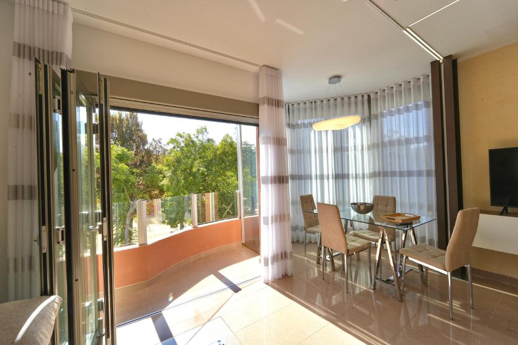 El Balcon Deluxe - Housity