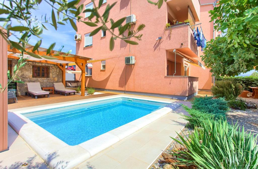 Bazén v ubytování Apartman BOR Krk nebo v jeho okolí