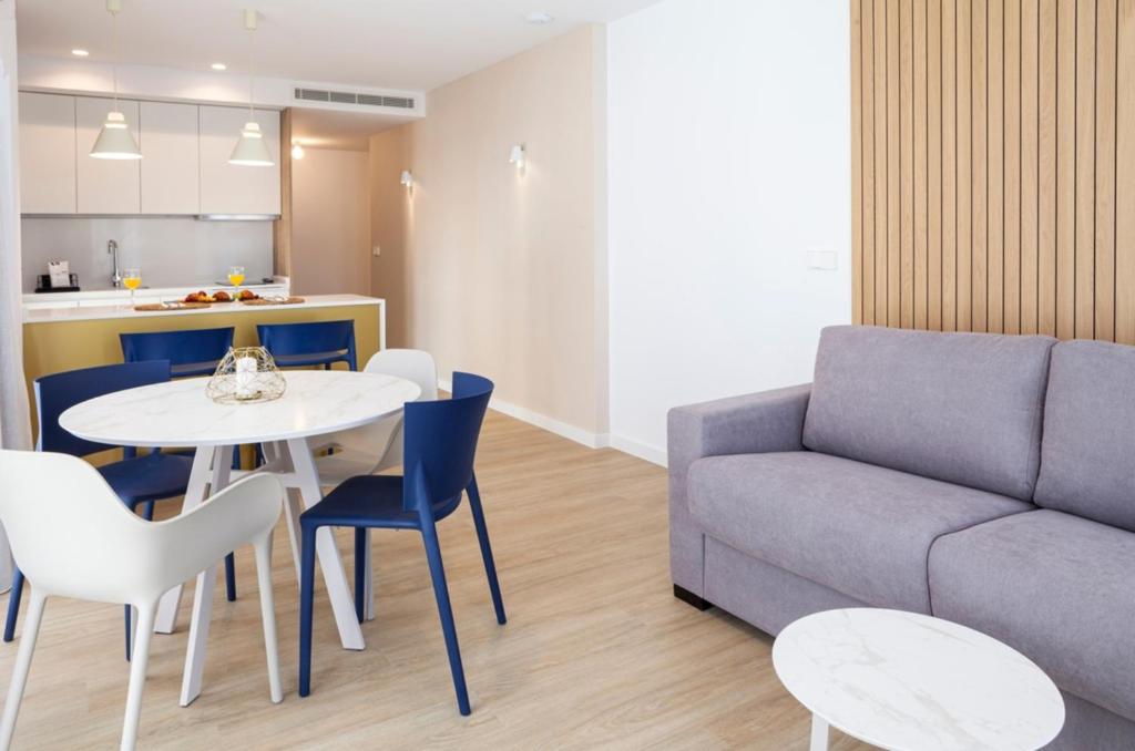 Apartamentos Mayal con Piscina - Appartement De Luxe