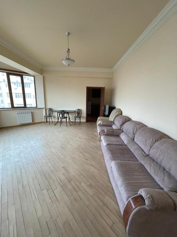 Apartment Vardzov bnakaran, Yerevan, Armenia