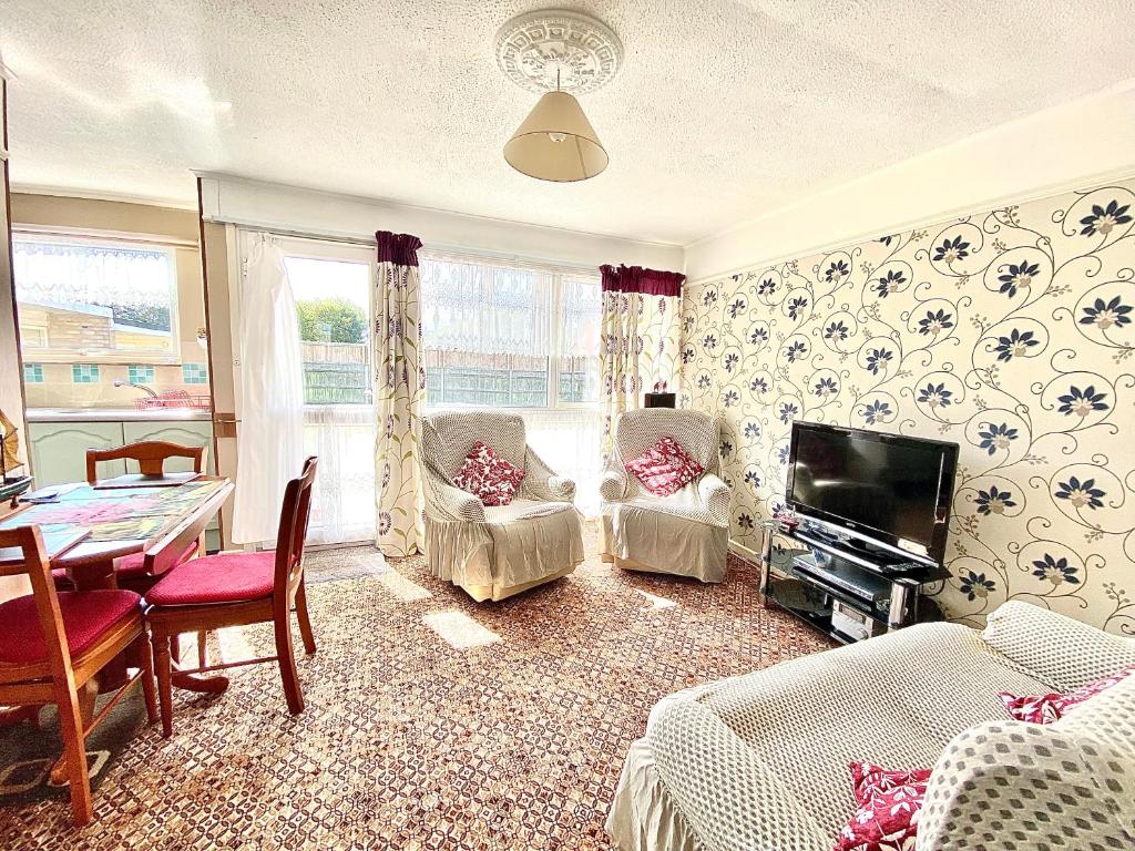 Gallery image of Quiet and Comfy 2- bedroom Holiday Chalet, walk to the beach, Norfolk in Great Yarmouth