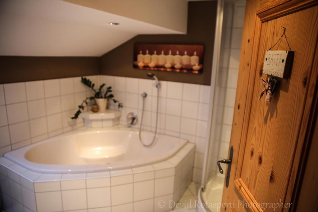 Koupelna v ubytování Gästehaus Leirerhäusl