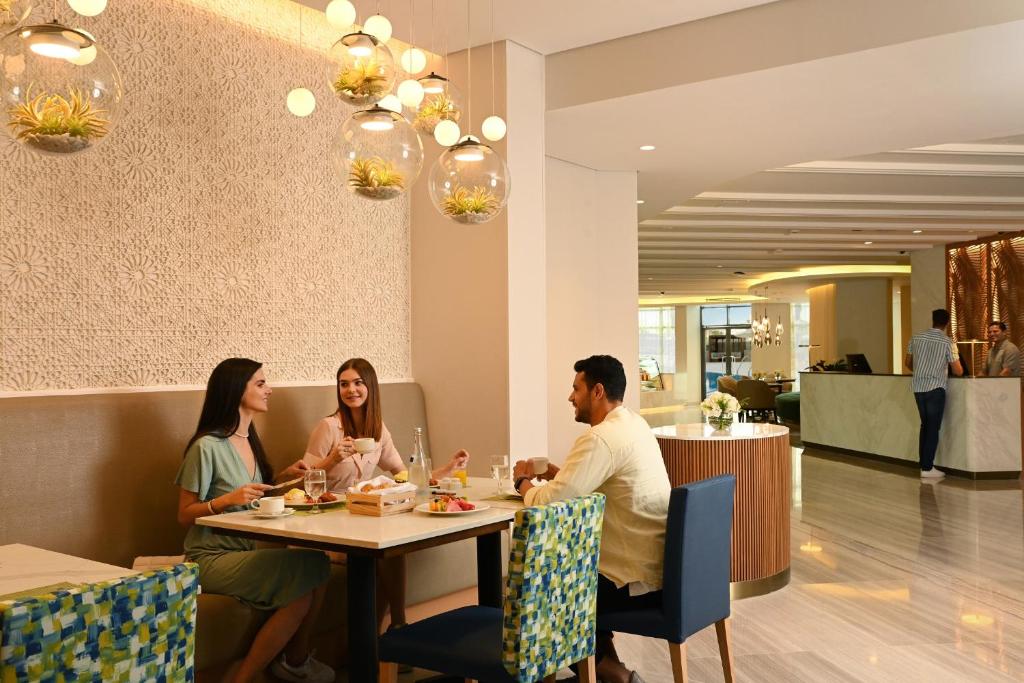 Arabian Park Dubai, an Edge by Rotana Hotelの宿泊客
