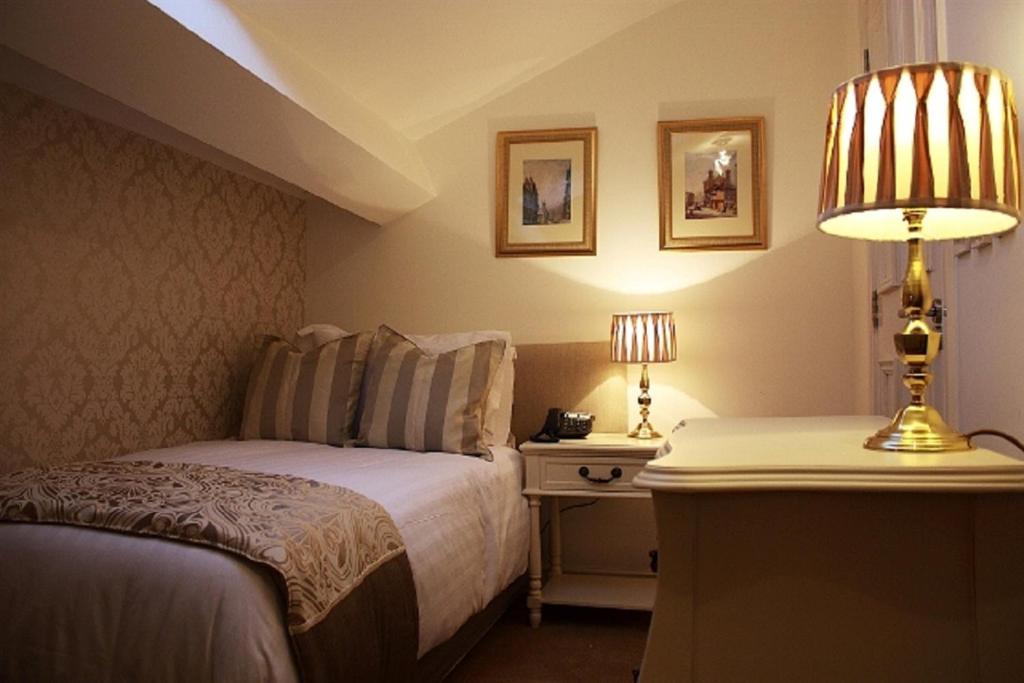 The Georgian Town House Hotel - Resim 10