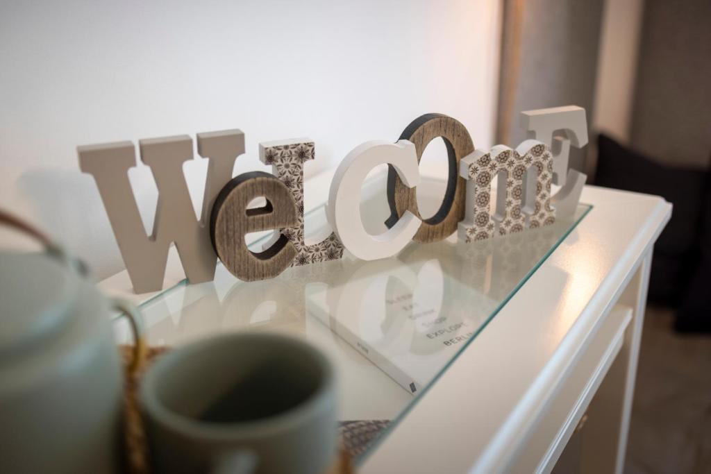 Pure Berlin Apartments - for up to 5 guests near Uber Arena, central, stylish - Appartement Avec Terrasse