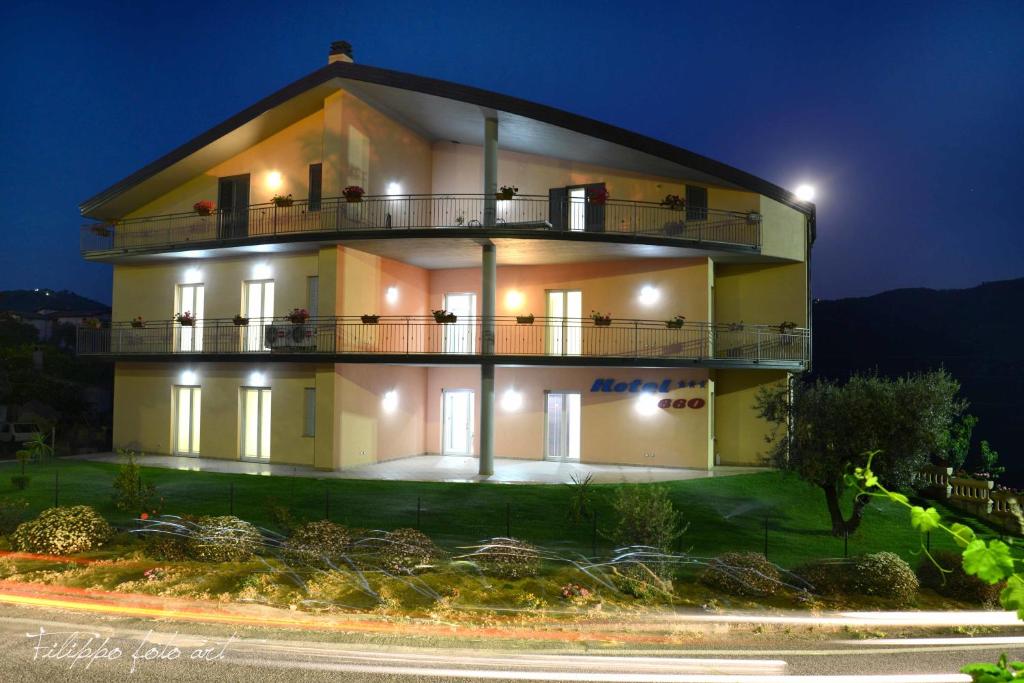 Budova, kde se hotel nachází