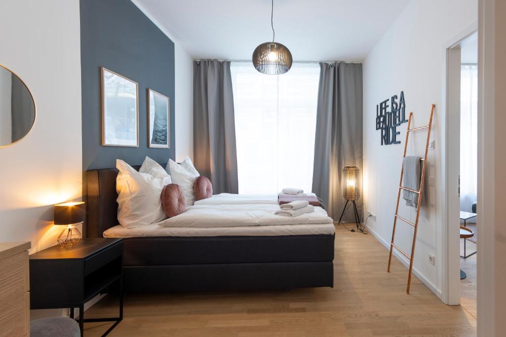 Pure Berlin Apartments - for up to 5 guests near Uber Arena, central, stylish photo