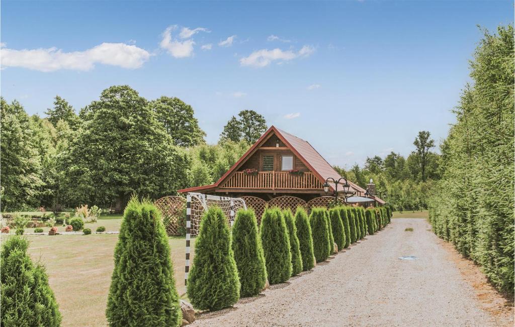 Vonkajšia záhrada v ubytovaní Nice Home In Wegorzewo With Sauna