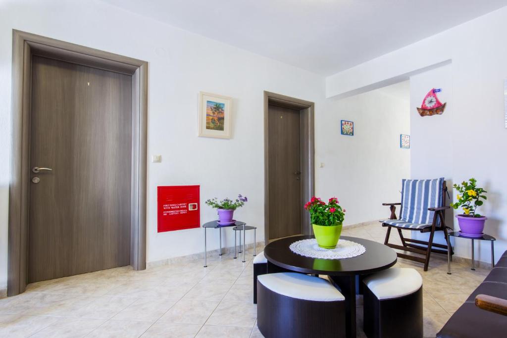 A seating area at RG Studios Thassos #5