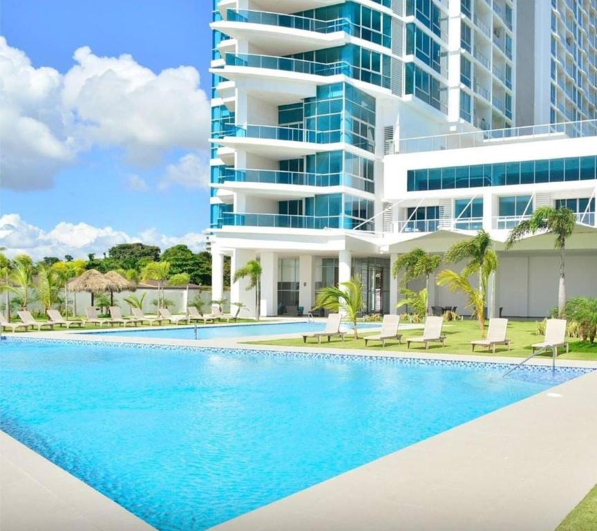 Increible Apartamento frente al mar en ph royal palm nueva