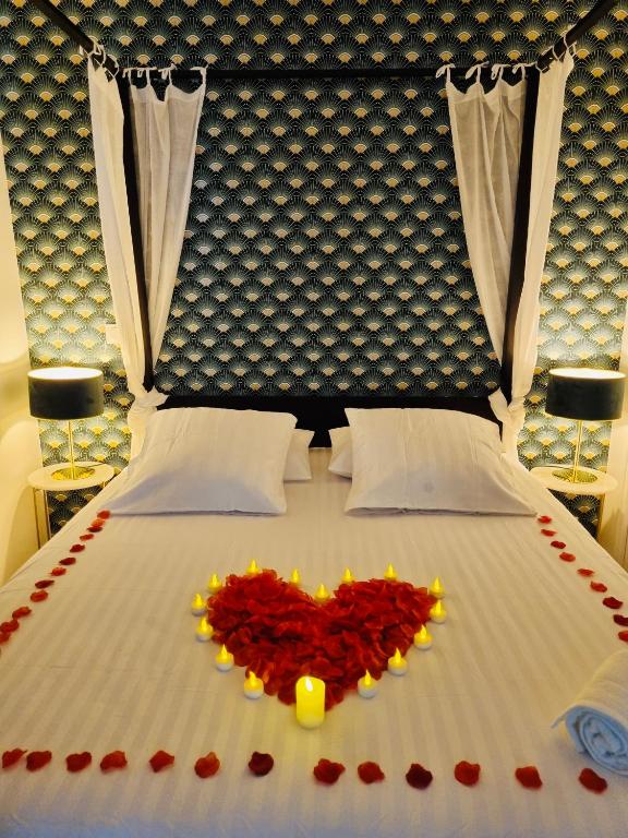 Zdjęcie z galerii obiektu Chalet privatif / suite romantique love balneo w mieście Le Castellet