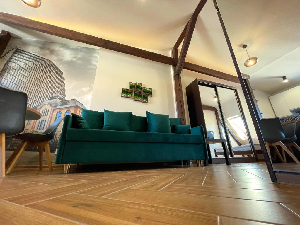 Long Attic Studio - 4