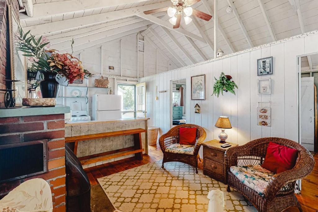 Clark's Landing Cottages 8, Moultonborough, USA