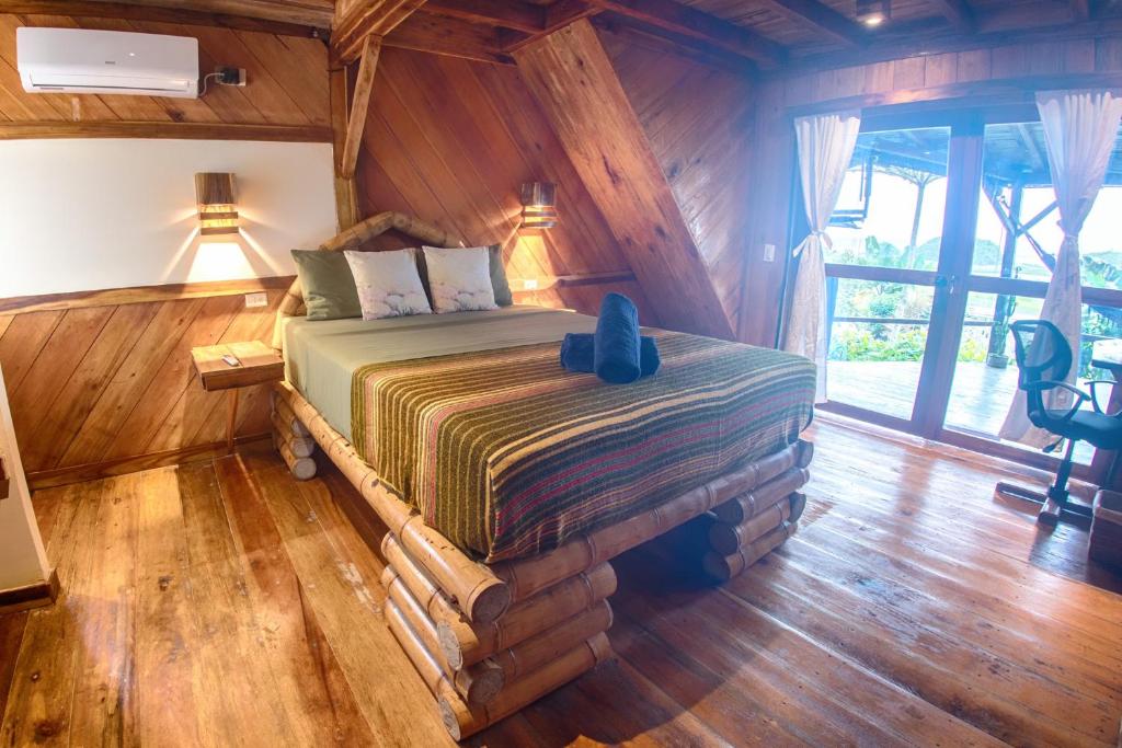 Postel nebo postele na pokoji v ubytování Vistamar Guest House