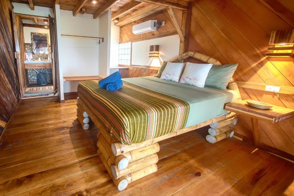 Postel nebo postele na pokoji v ubytování Vistamar Guest House