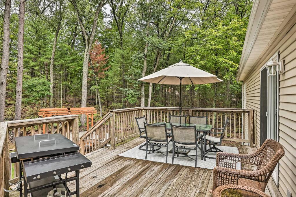 Charming Pentwater Home with Fire Pit and Yard!, Pentwater Updated 2023 Prices