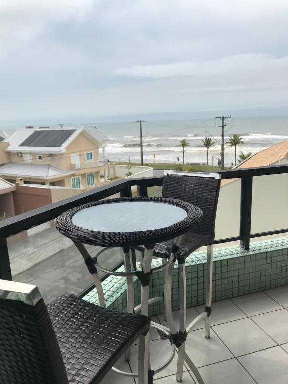 Balkón nebo terasa v ubytování Lindo apartamento com vista para o mar