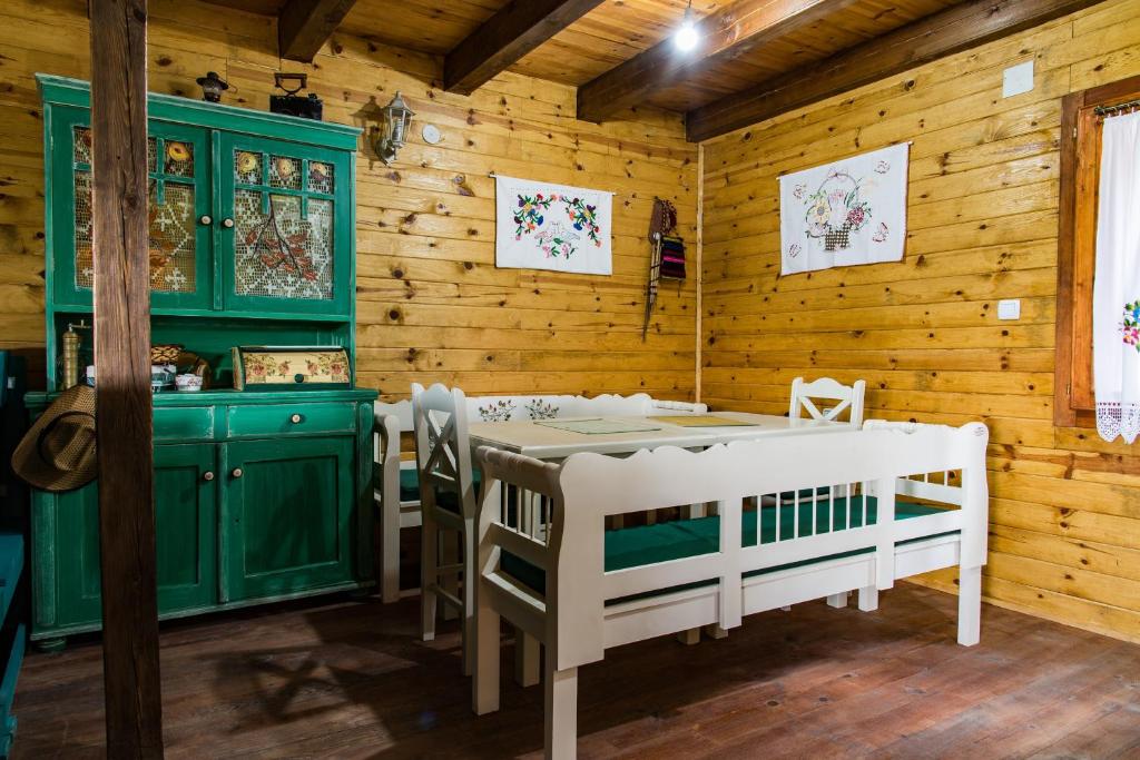 Fotografie z fotogalerie ubytování Drvene kuće ŠUŠKA - Wooden Houses SUSKA v destinaci Zaovine