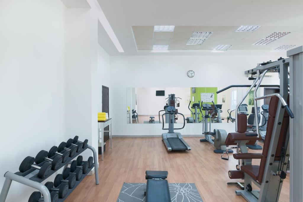 Fitness centrum a/nebo fitness zařízení v ubytování Al Hail Waves Hotel Managed By Centara