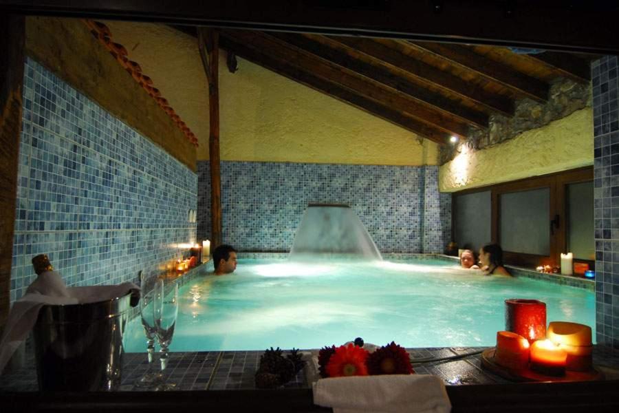 Hotel Complex Pierion Musses游泳池或附近泳池