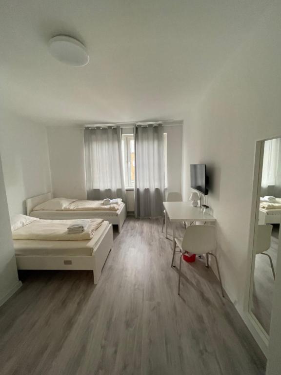 Tyros Hotel und Gästehaus am Weidendamm - Resim 15