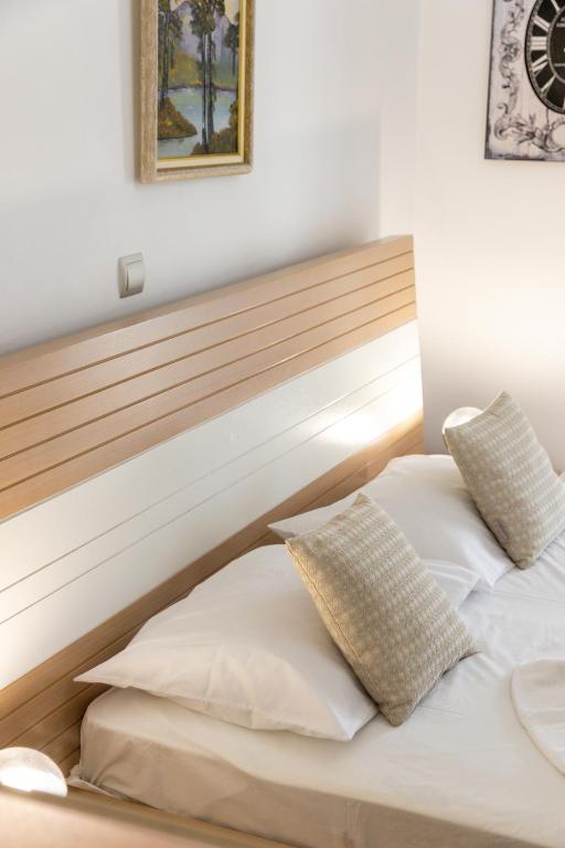 Panos Luxury Studios - 4