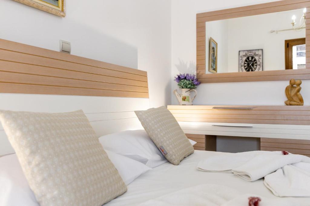 Panos Luxury Studios - 5