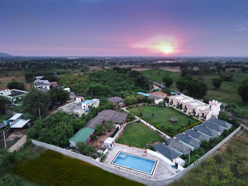 Piscina di Ranthambore Nature Camp Resort o nelle vicinanze