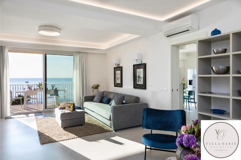 Posezení v ubytování Taormina Waterfront Penthouse - PRESIDENTIAL