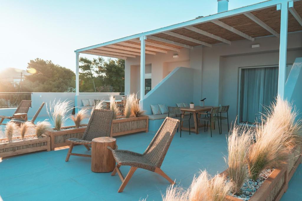 A seating area at Triantafilia Guesthouse